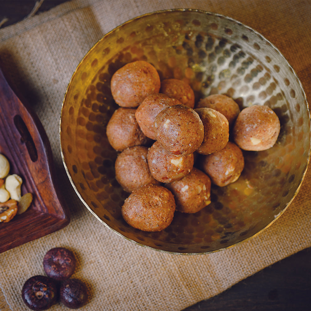 Gift Boxes – Saunth Jaapa LadduHaldi Laddu PeanutCoconut Laddu (1)