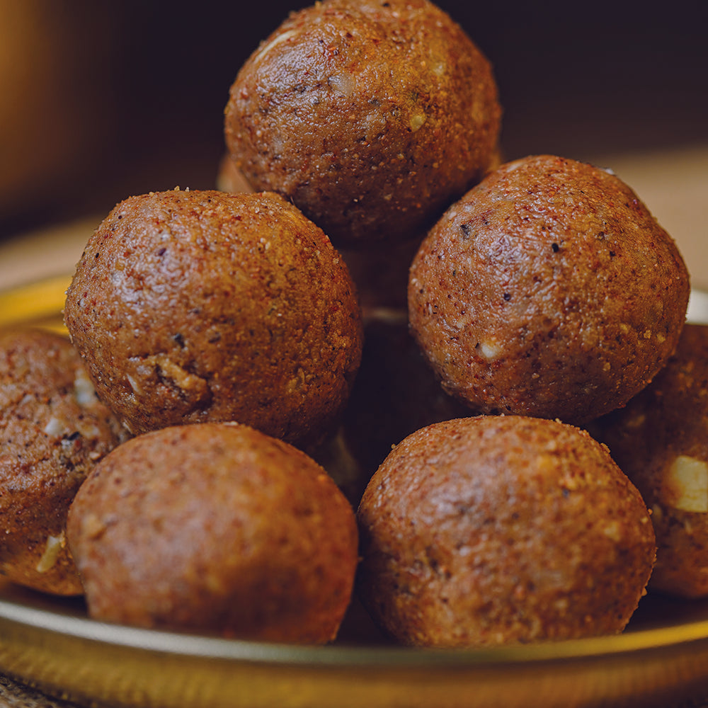 Gift Boxes – Saunth Jaapa LadduHaldi Laddu PeanutCoconut Laddu (2)