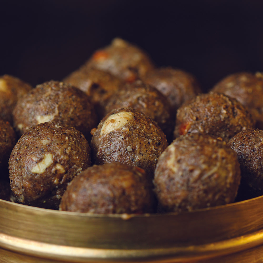 Gift Boxes – Saunth Jaapa LadduHaldi Laddu PeanutCoconut Laddu (3)