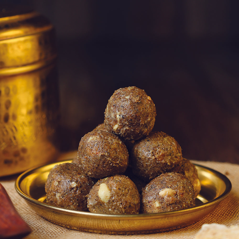 Gift Boxes – Saunth Jaapa LadduHaldi Laddu PeanutCoconut Laddu (4)