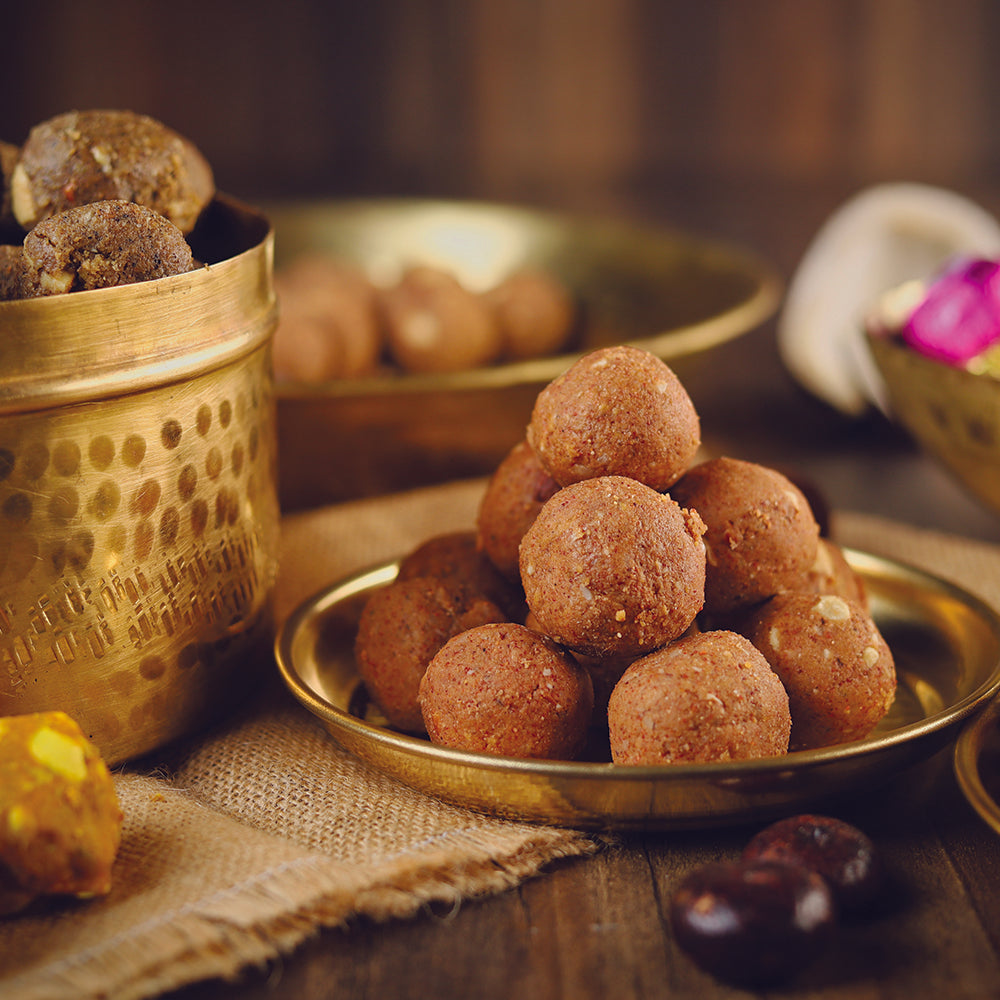 Gift Boxes – Saunth Jaapa LadduHaldi Laddu PeanutCoconut Laddu (5)