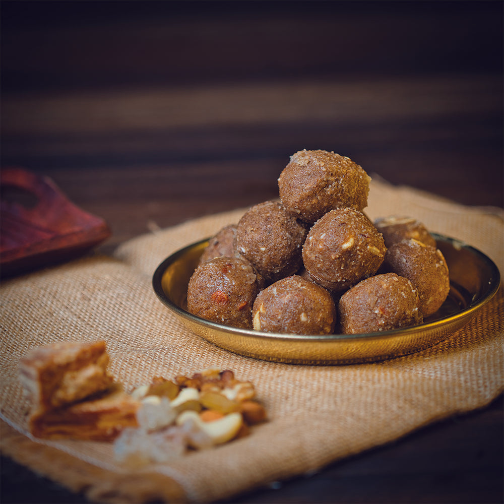 Gond Giri Laddu (1)