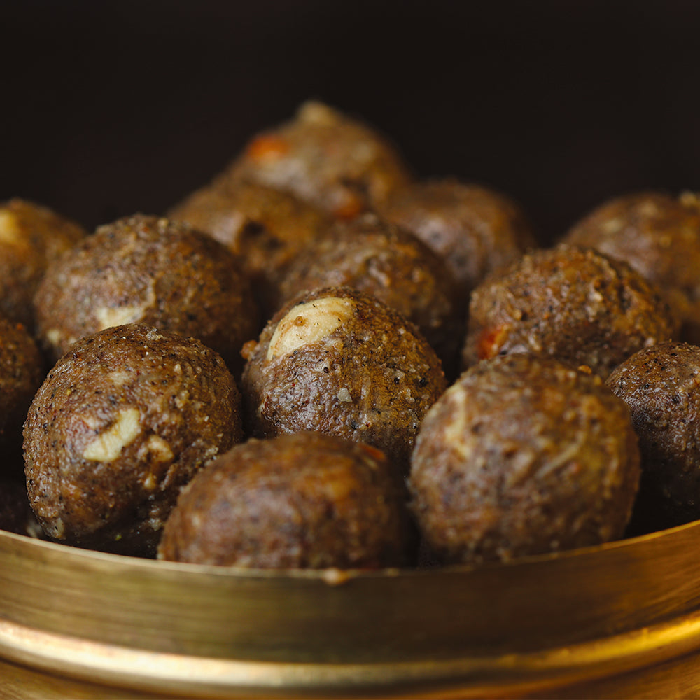 Gift Boxes – Saunth Jaapa LadduHaldi Laddu PeanutCoconut Laddu (3)