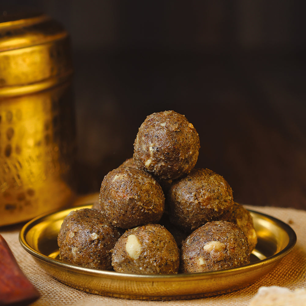 Gift Boxes – Saunth Jaapa LadduHaldi Laddu PeanutCoconut Laddu (4)